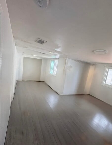 Building Photo - 3623 3rd Ave