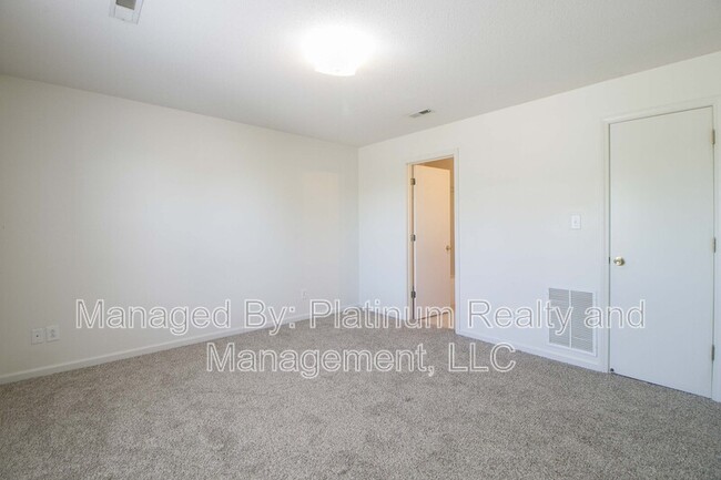 Building Photo - 3269 Tower Dr