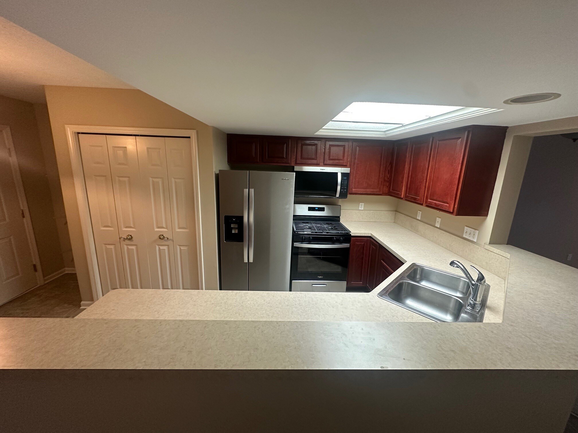 Kitchen - 140 Sand Ct