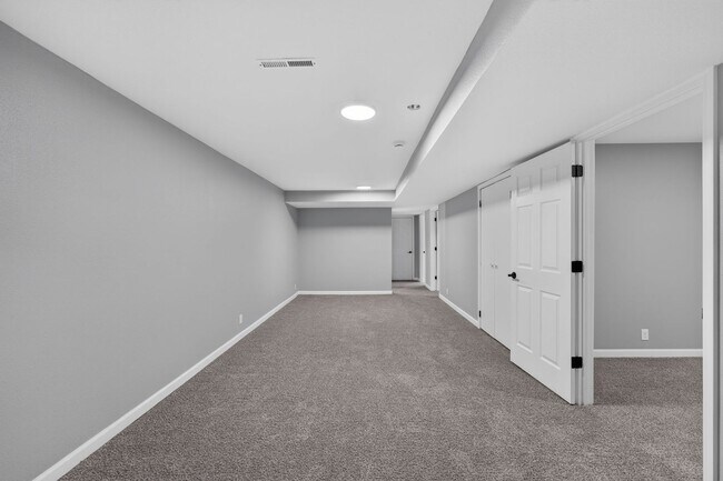 Building Photo - Italian Estates Property Management