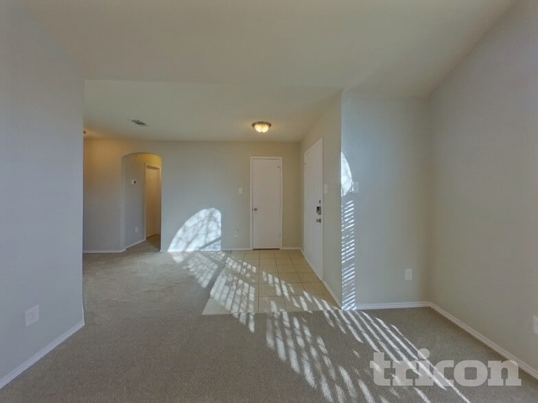 Building Photo - 10712 Braemoor Dr