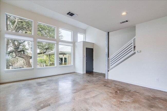 Building Photo - 2811 Hardeman-B