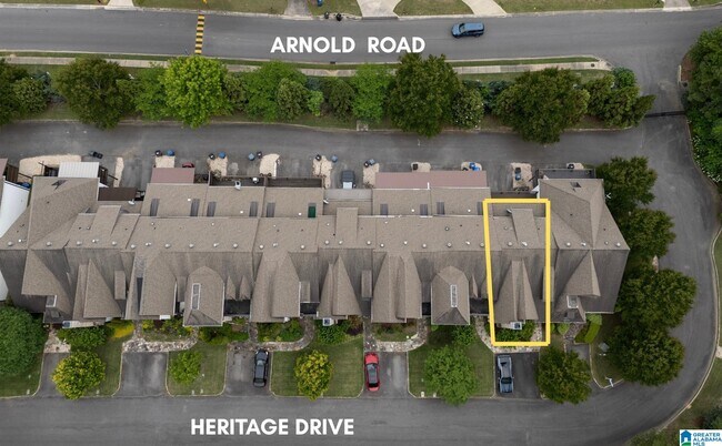 Building Photo - 305 Heritage Dr