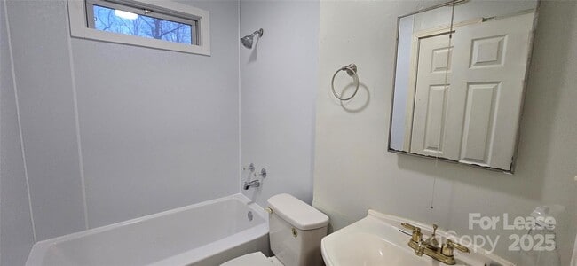 Building Photo - 508 Arlington Cir NW