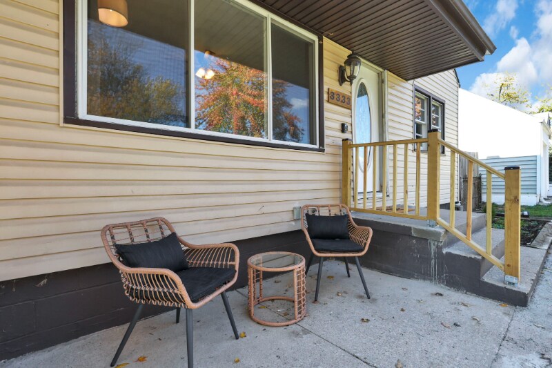 Building Photo - 3333 Dresden St