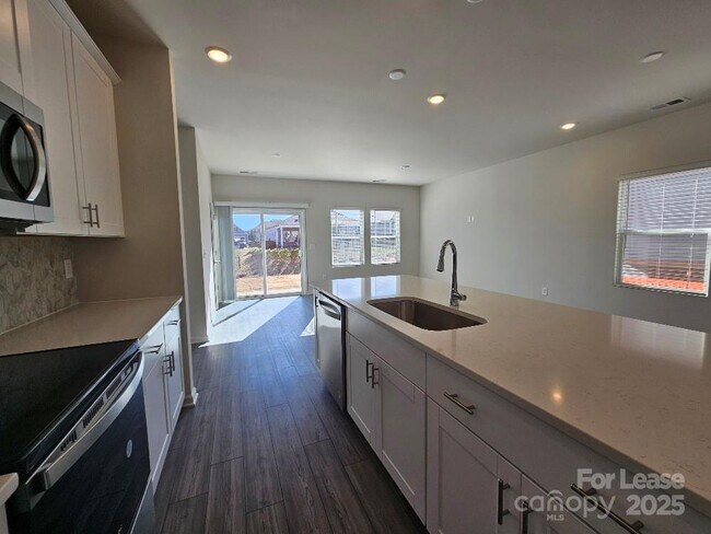 Building Photo - 5213 Brailey Cir