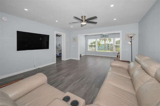 Building Photo - 300 64th Ave