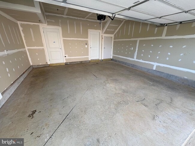 Building Photo - 14495 Leafhopper Dr