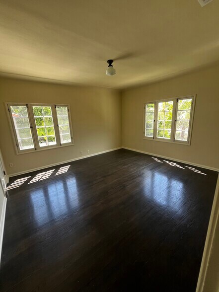 Building Photo - 189 S Martel Ave