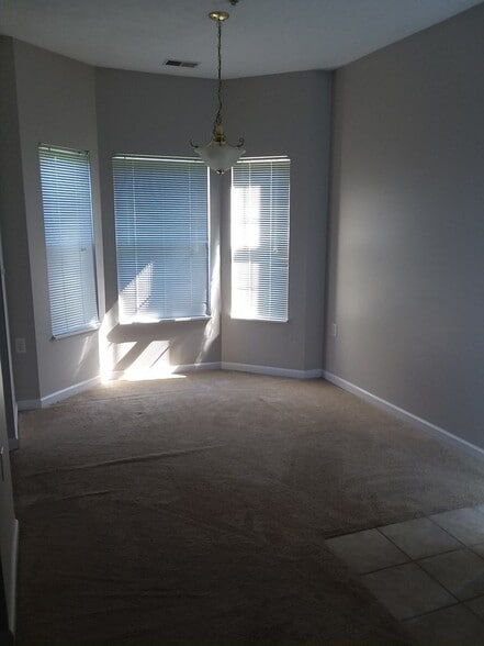 Dining area - 1119 Stockton Ridge