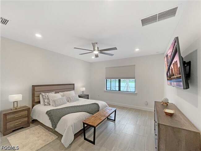 Building Photo - 2057 Yellowfin Cir