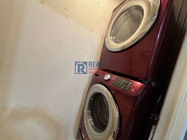 Building Photo - 5633 E Atlantic Pl