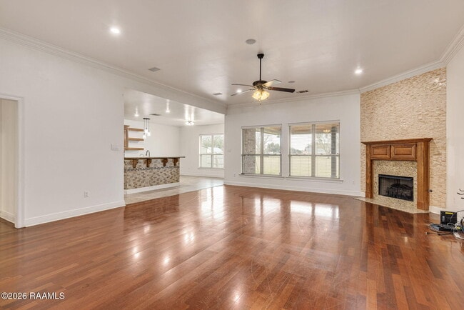 Building Photo - 225 Woodhaven Rd