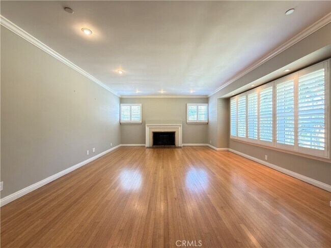 Building Photo - 1162 Panorama Dr