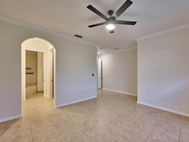 Building Photo - 6436 Bella Cir
