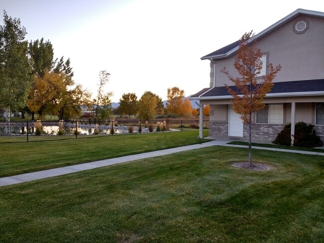 Building Photo - 260 W 1395 S