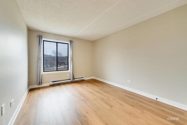 Building Photo - 724 Briar Hill Ln