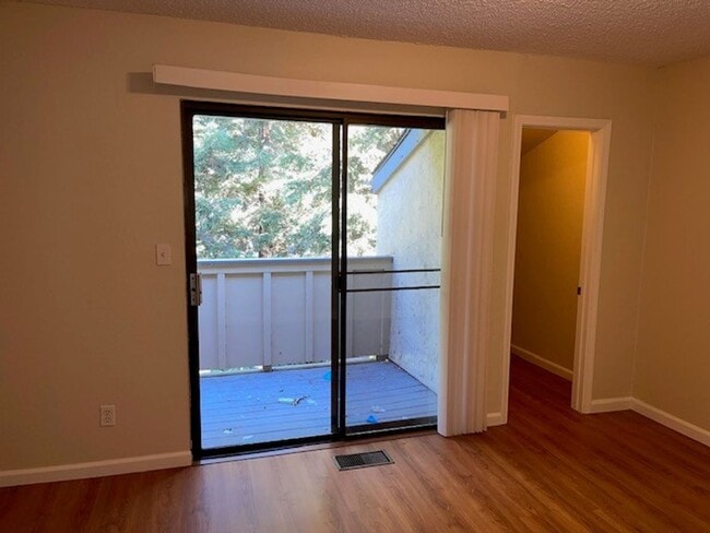 Building Photo - 2150 Northwood Cir