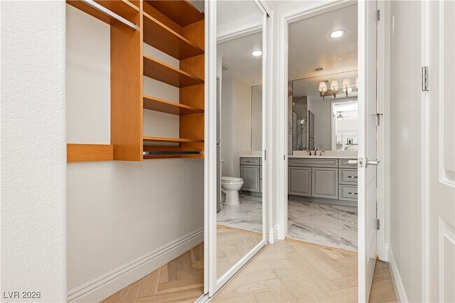 Building Photo - 2220 Village Walk Dr