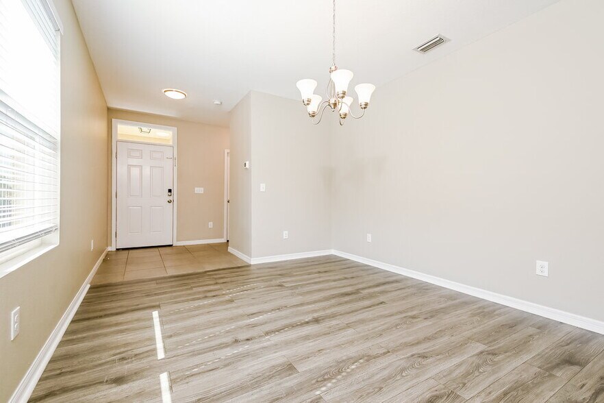 Building Photo - 5111 Blue Willow Wy