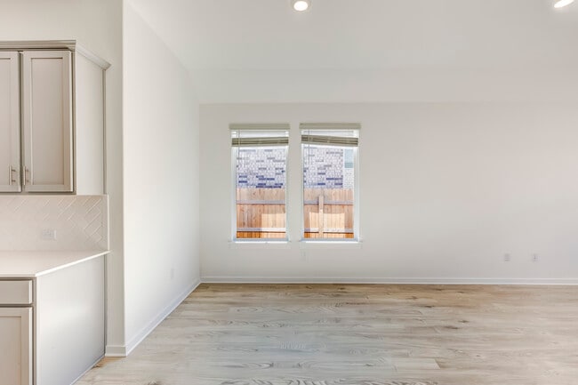 Building Photo - 625 Promise Land Ct