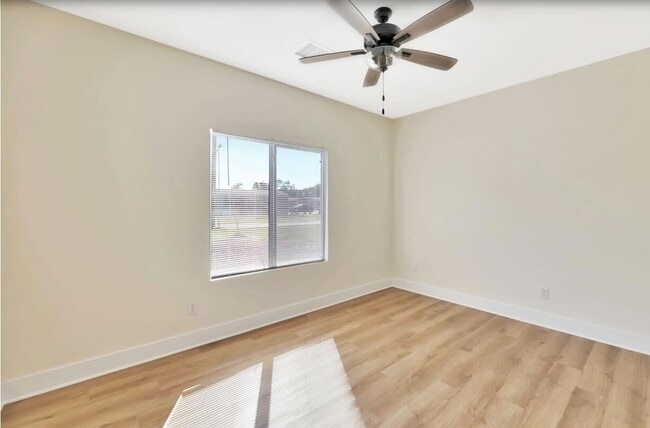 Building Photo - 17005 W Kashmir St