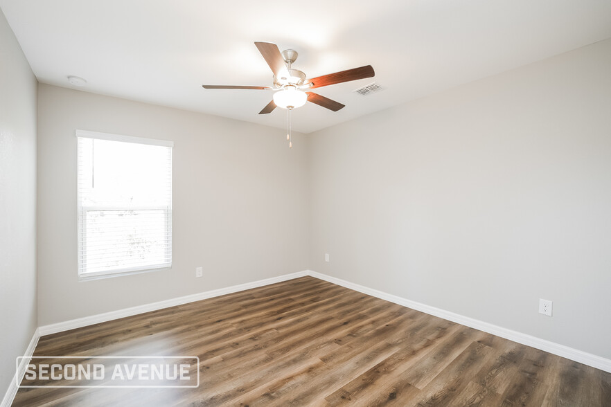 Building Photo - 208 Ravenswood Blvd