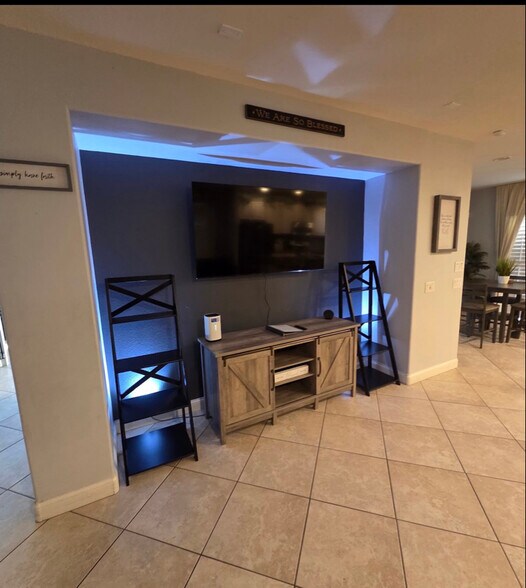 Building Photo - 3902 Burma Rd