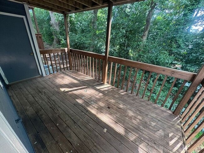 Building Photo - 2 Bed 2 Bath units available at Collegeview Apartments!