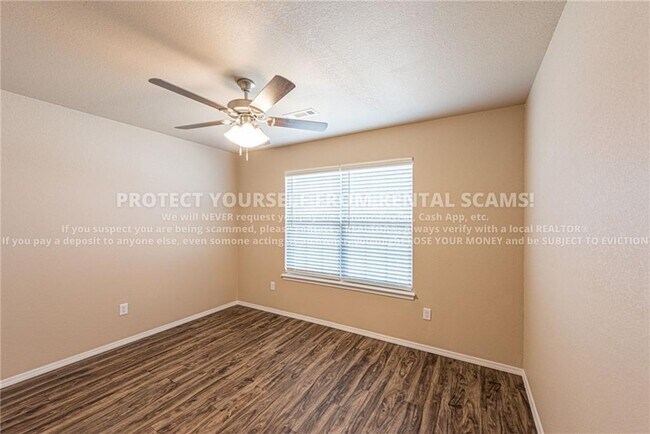 Building Photo - 916 Rachel St