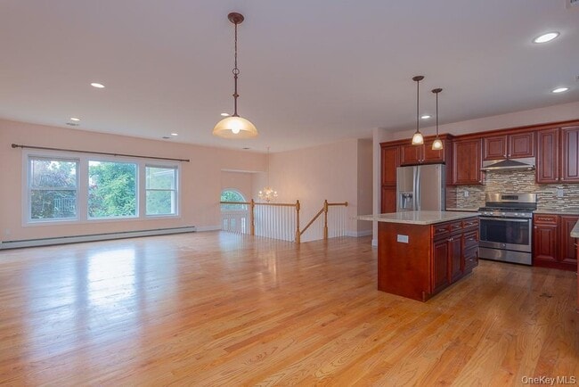 Building Photo - 69 Heights Rd