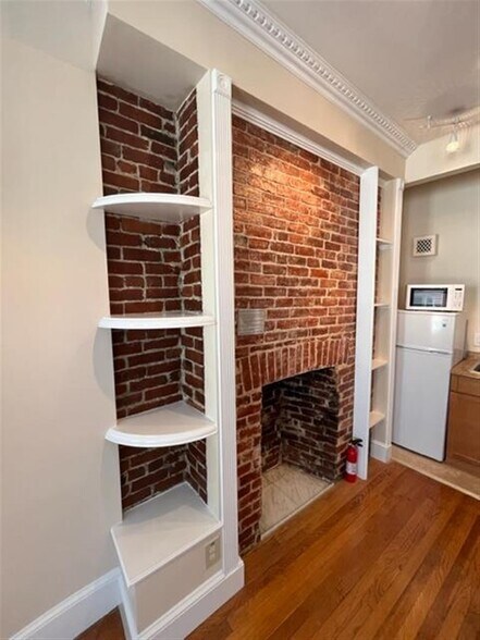 Building Photo - 898 Massachusetts Ave