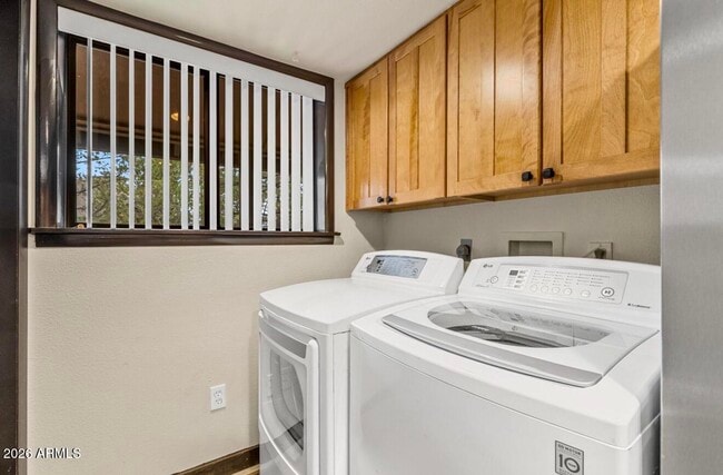 Building Photo - 2803 N Carefree Cir