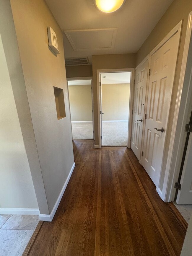 Building Photo - Spacious 3BR/2BA home in South San Francisco