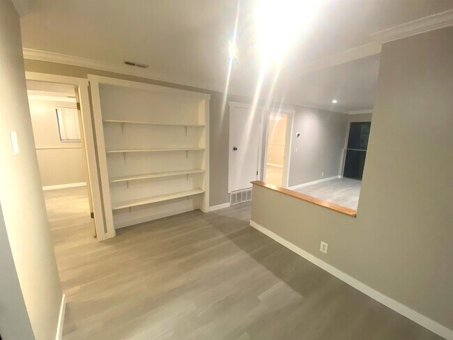 Building Photo - 2270 E 4500 S