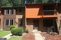Building Photo - 7843 Briardale Terrace