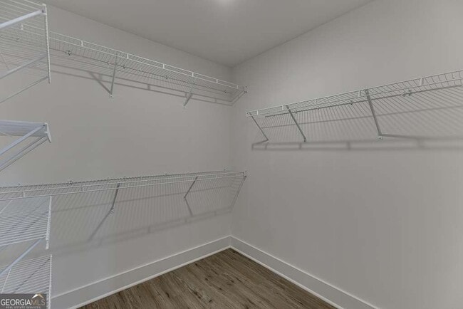 Building Photo - 585 Clayton St