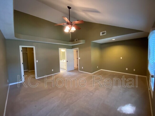 Building Photo - 1384 N Ridge Pkwy