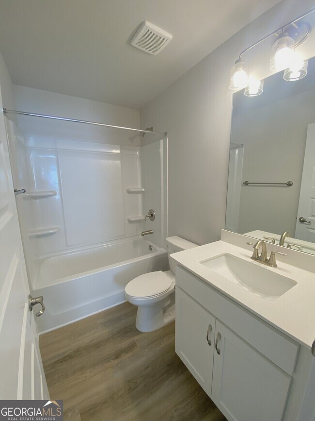 Building Photo - 210 Laney Dr