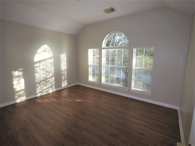 Building Photo - Desirable 4 bedroom home in BEAUTIFUL Steiner Ranch!