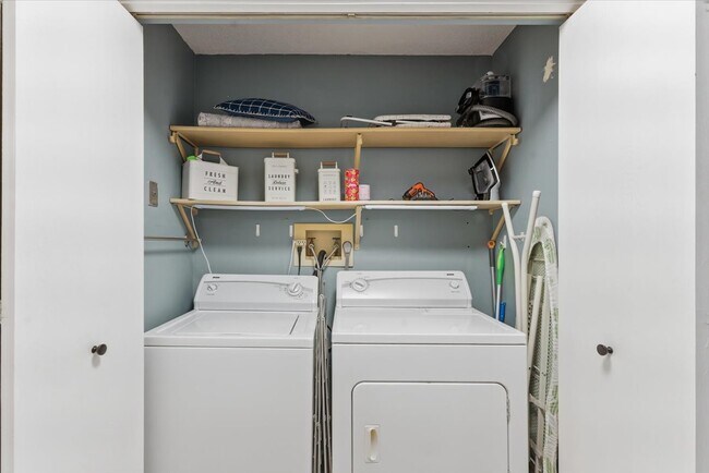 Building Photo - Condo