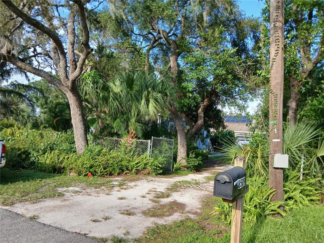 Building Photo - 8509 Claonia St