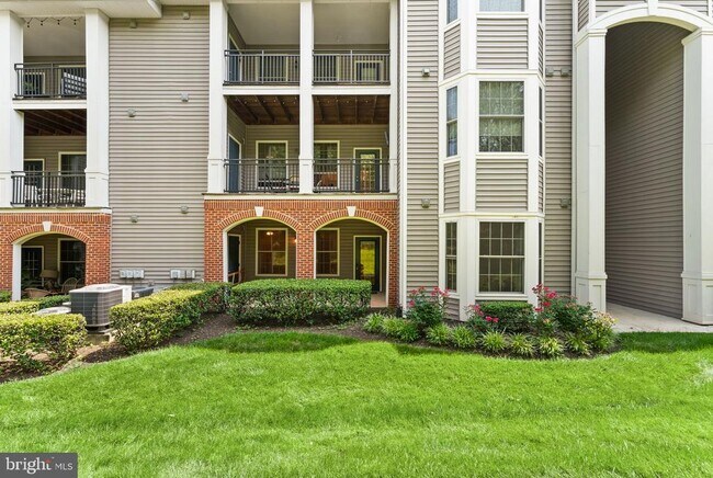 Building Photo - 20453 Chesapeake Square