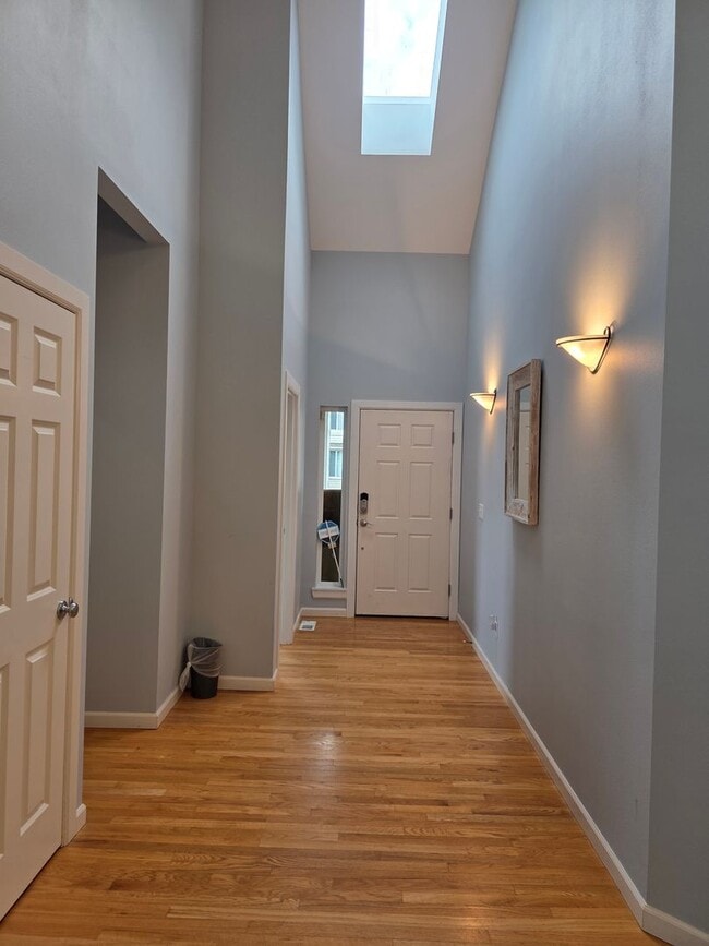 Building Photo - 4 Bedroom Home in Parkland Green!