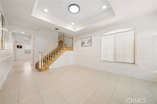 Building Photo - 527 S 5th Ave