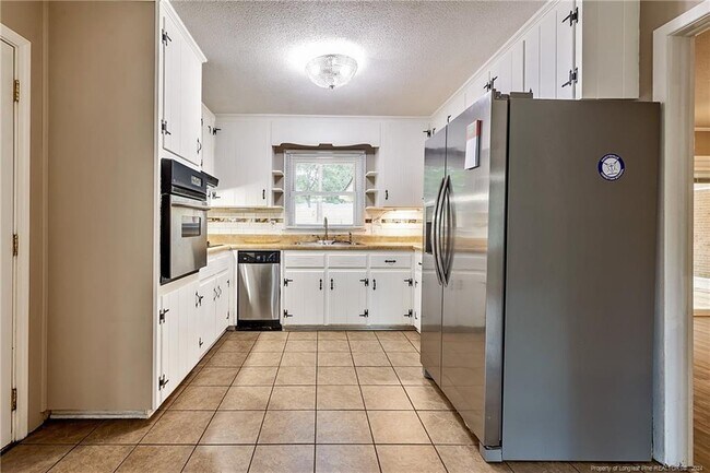 Building Photo - 6433 Milford Rd