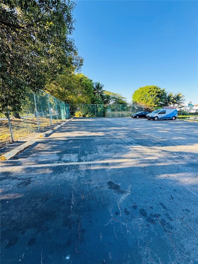 Building Photo - 1101 SW 122nd Ave