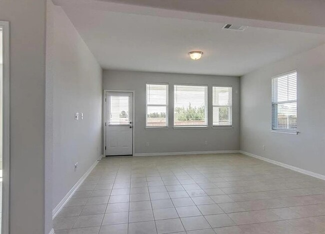 Building Photo - 240 La Escalera Dr