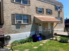 Building Photo - 9403 Lansford St