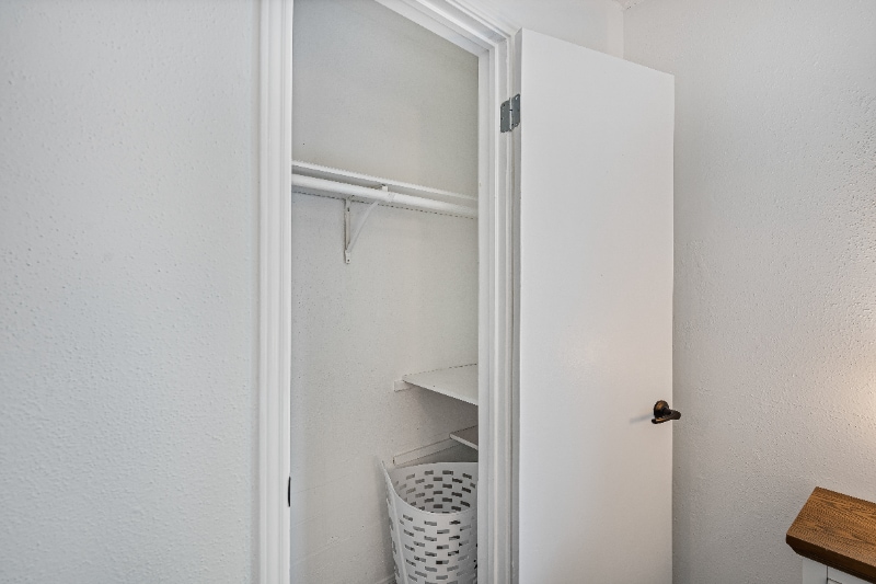 Building Photo - 804 Sylvia Ln